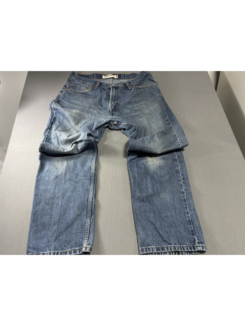 Levi's Jeans Mens Size 36x30 Blue 505 Regular Fit Straight Leg Medium Wash Denim